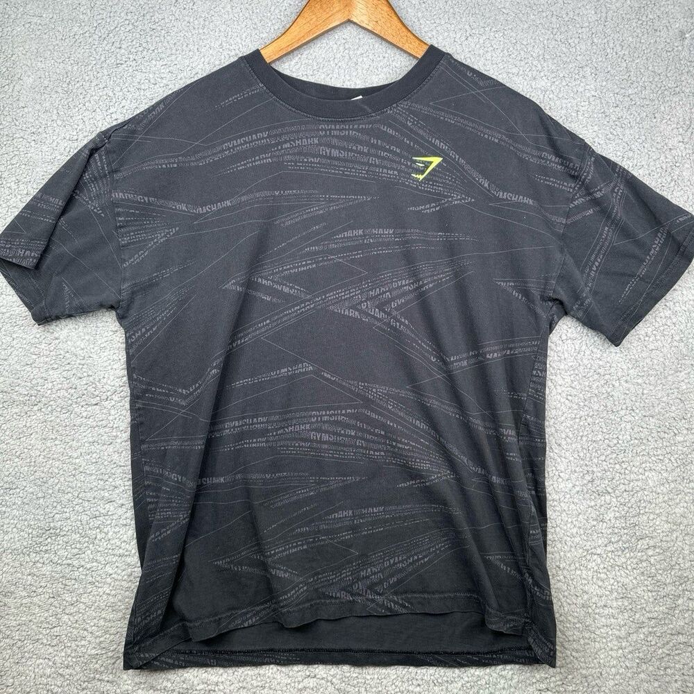 Gymshark logo and spell out tee short sleeve medium
